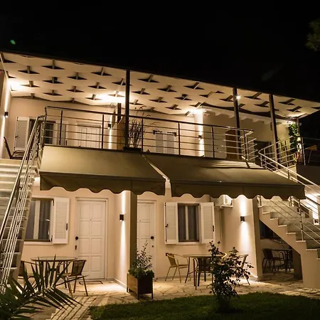 Aparthotel Flisvos Seaside