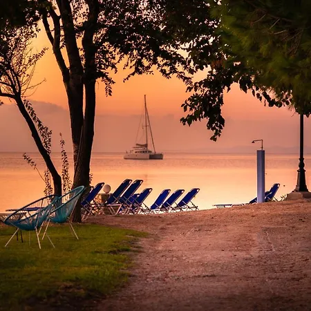 Flisvos Seaside Aparthotel