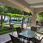 Flisvos Seaside Apart Otel 3*