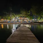 Flisvos Seaside Апарт-отель Лигия