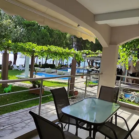Flisvos Seaside 公寓式酒店 3*