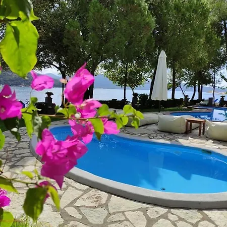 Apart-hotel Flisvos Seaside