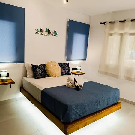 Aparthotel Flisvos Seaside Apartments