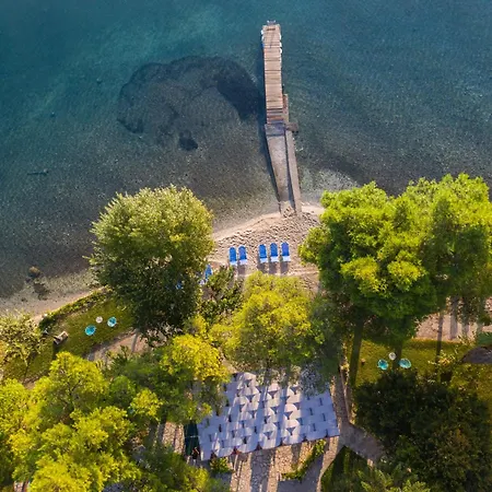 Flisvos Seaside Apart Otel 3*