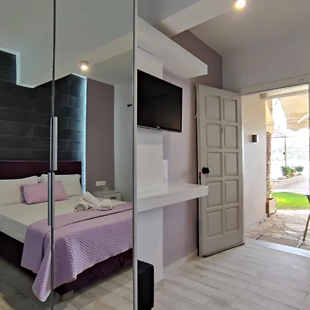 Aparthotel Flisvos Seaside