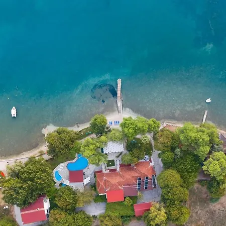 Flisvos Seaside